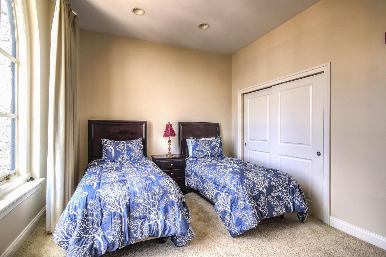 Chase Penthouse At 39 West Baltimore Inner Harbor Convention Center Free Indoor Parking One And Two Bedrooms ภายนอก รูปภาพ