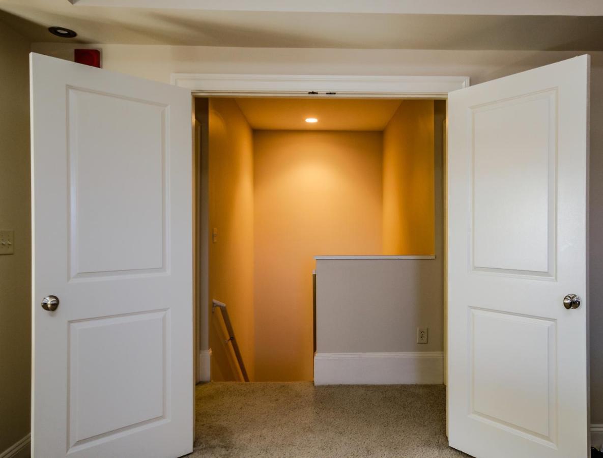 Chase Penthouse At 39 West Baltimore Inner Harbor Convention Center Free Indoor Parking One And Two Bedrooms ภายนอก รูปภาพ