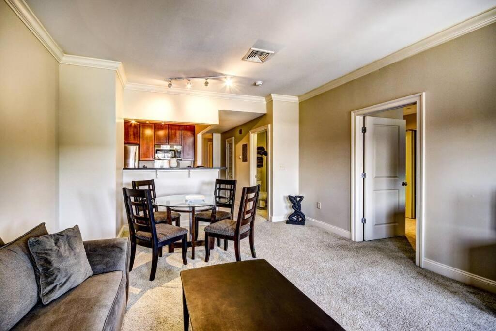 Chase Penthouse At 39 West Baltimore Inner Harbor Convention Center Free Indoor Parking One And Two Bedrooms ภายนอก รูปภาพ