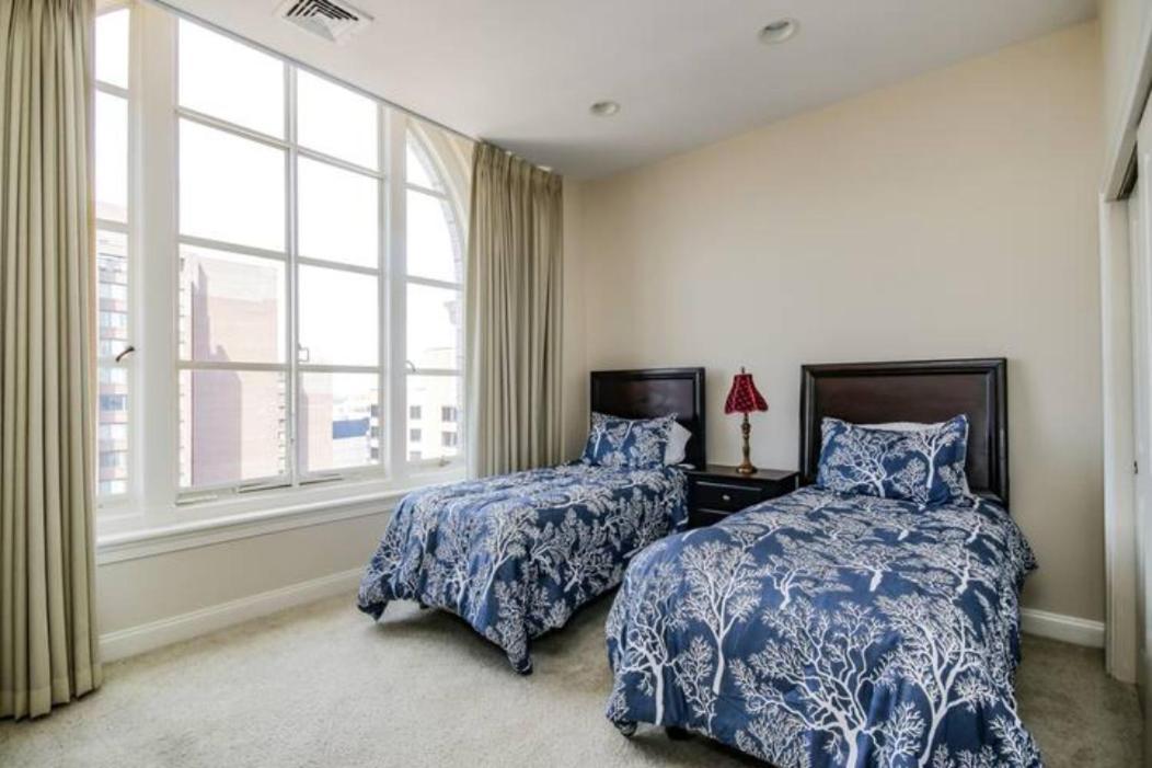 Chase Penthouse At 39 West Baltimore Inner Harbor Convention Center Free Indoor Parking One And Two Bedrooms ภายนอก รูปภาพ